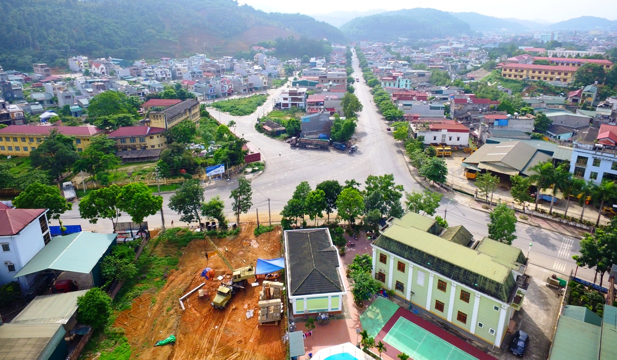 Đường Quốc lộ E4 - 1