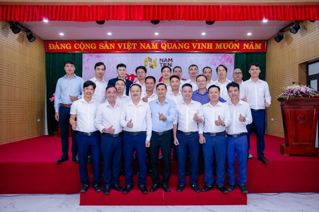 Chân dung những người đàn ông – chủ nhân ý tưởng của buổi tiệc 20/10